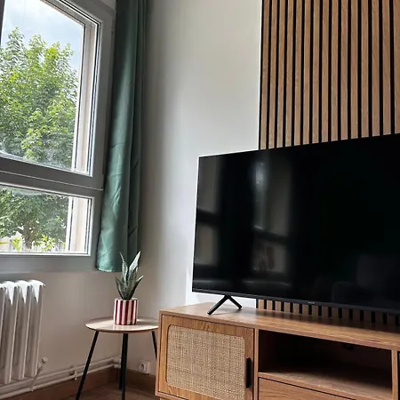 Dijon-gare & Parking Prive - L'escale Boheme- 41m2 Apartment